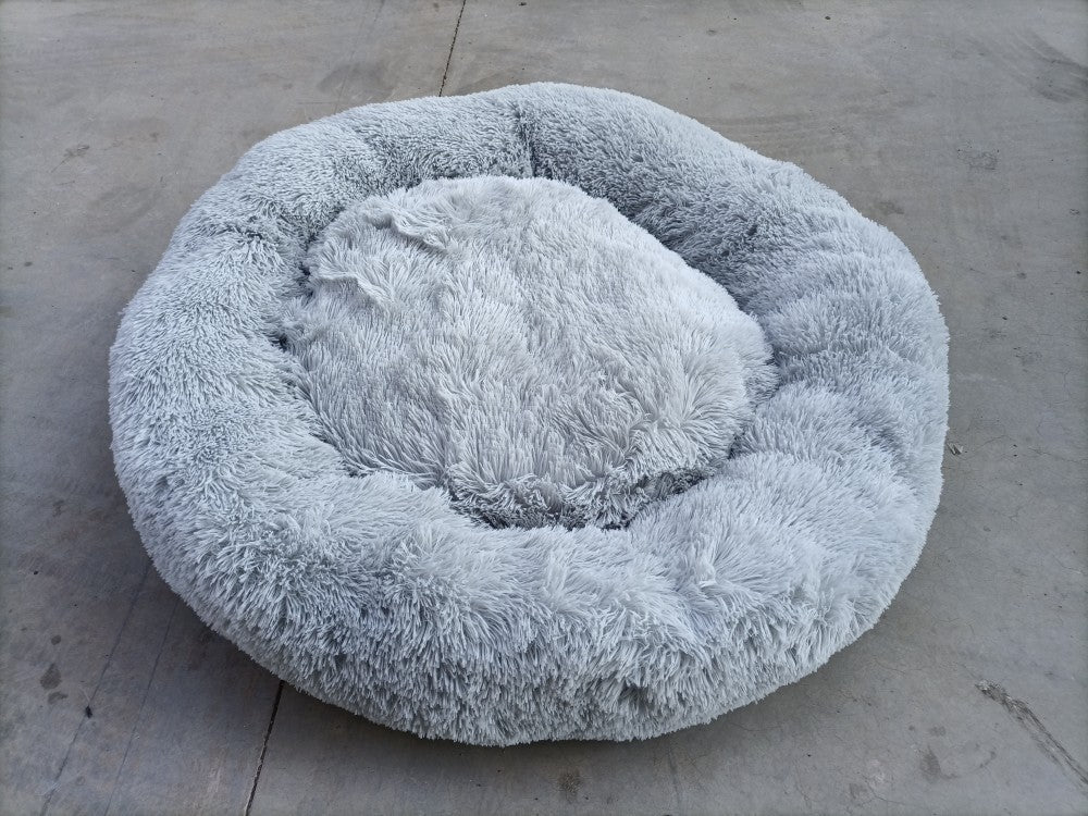 Light grey luxury fluffy calming pet bed for cats and dogs – PawPeace™.